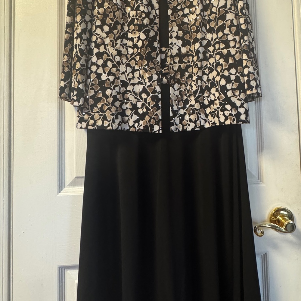 Jessica Howard Black and Cream Long Sleeve Dress